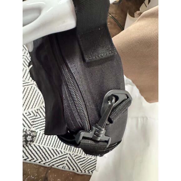 Convertible Black Backpack Messenger Bag With Multiple Compartments Adjustable S - Picture 11 of 16